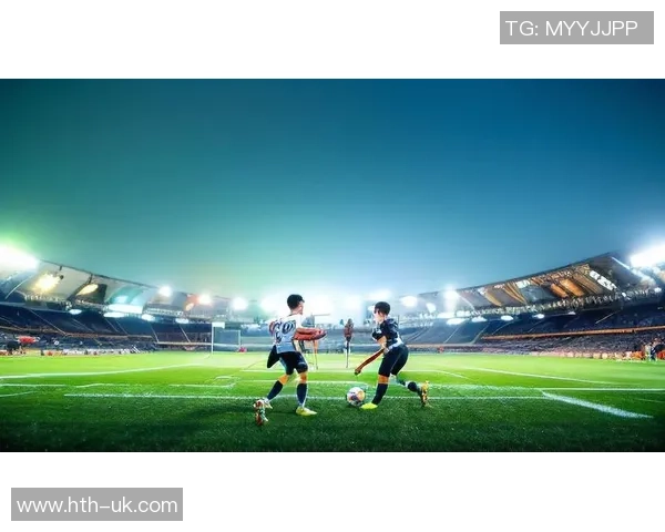 足球画报图片展现绿茵场上的激情瞬间与球员风采的完美结合